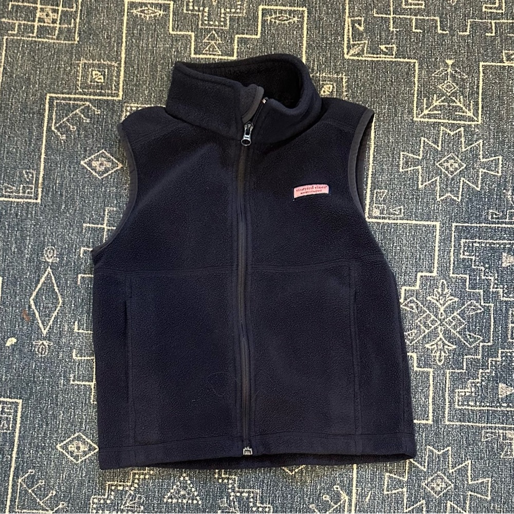 Vineyard vines boys fleece vest size small (7/8)